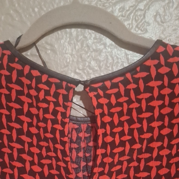 Zara Wome's Red and Black Geometric Blouse Size M - Picture 8 of 10